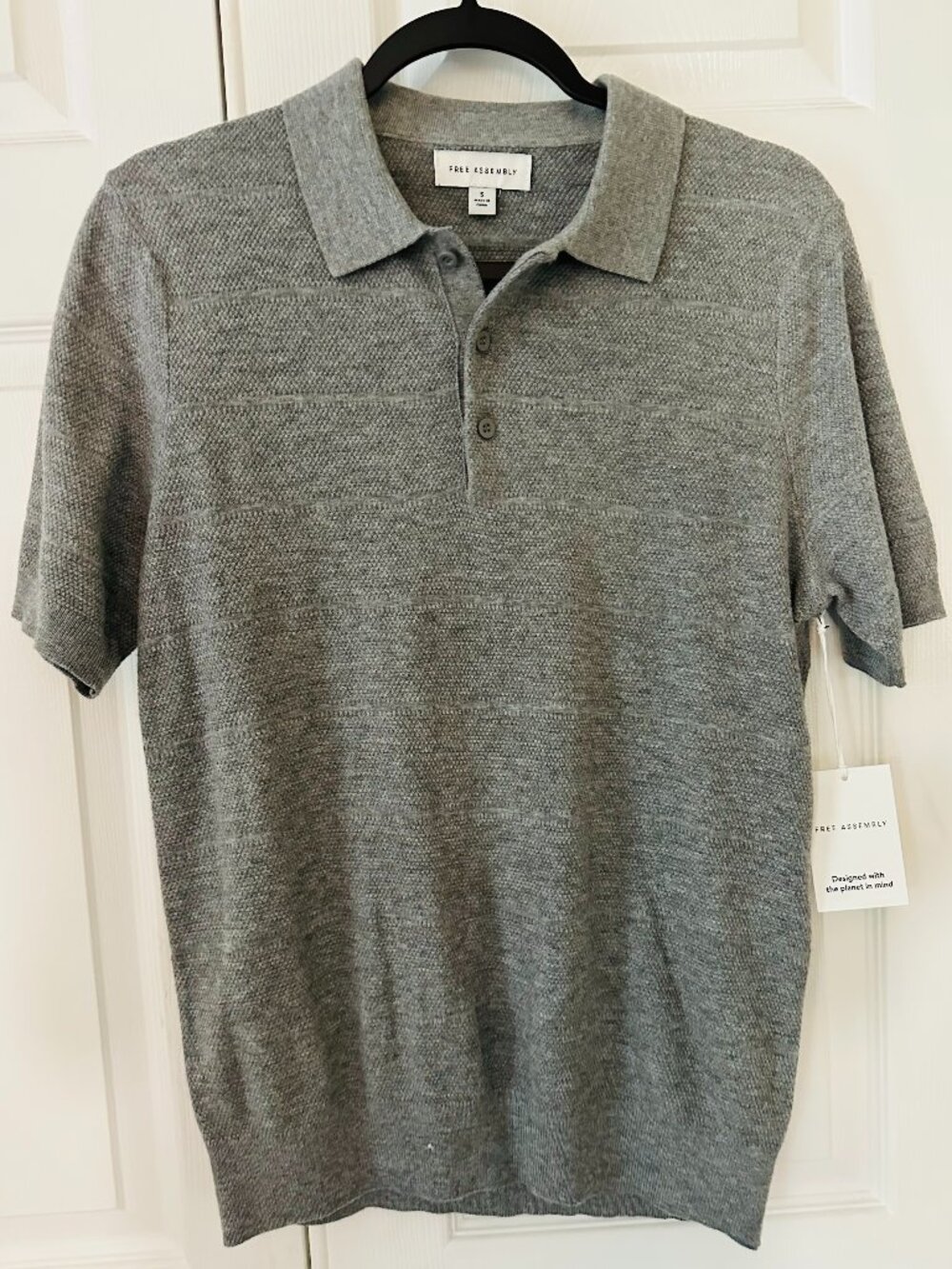 NWT Free Assembly Men's Grey Textured Knit Polo Sweater Shirt Size Small
